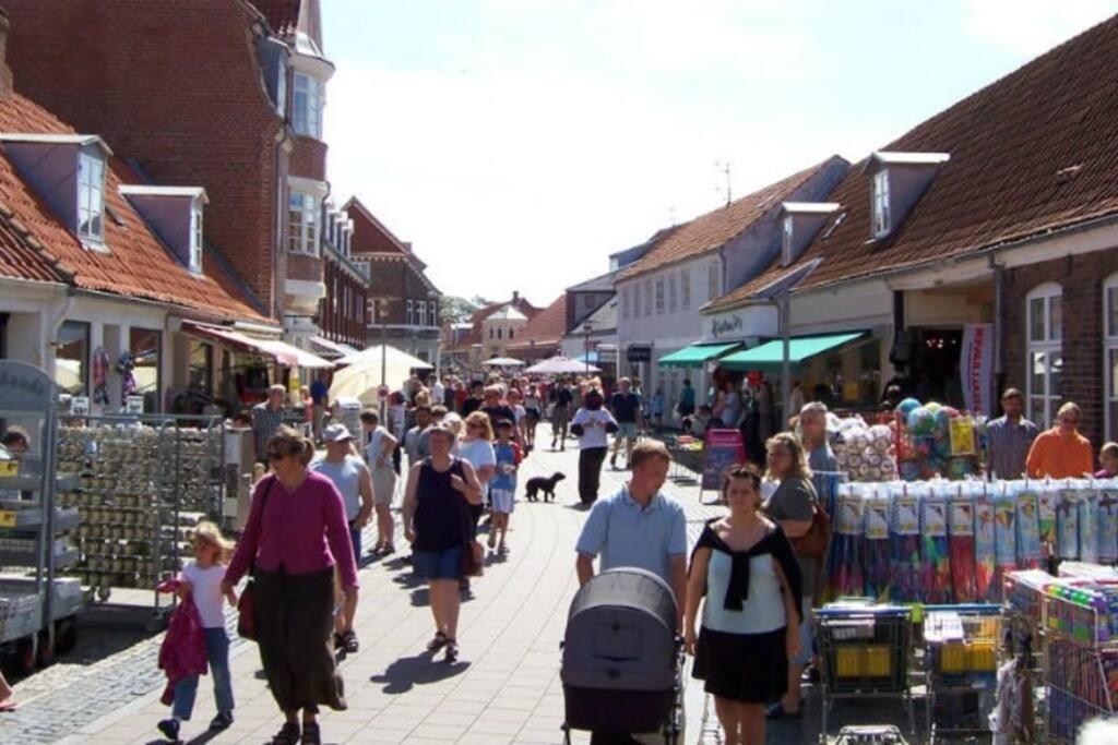 Hyggeligt Lille Byhus Lige Mellem Havnen Og Bytorv Ringkøbing Екстериор снимка